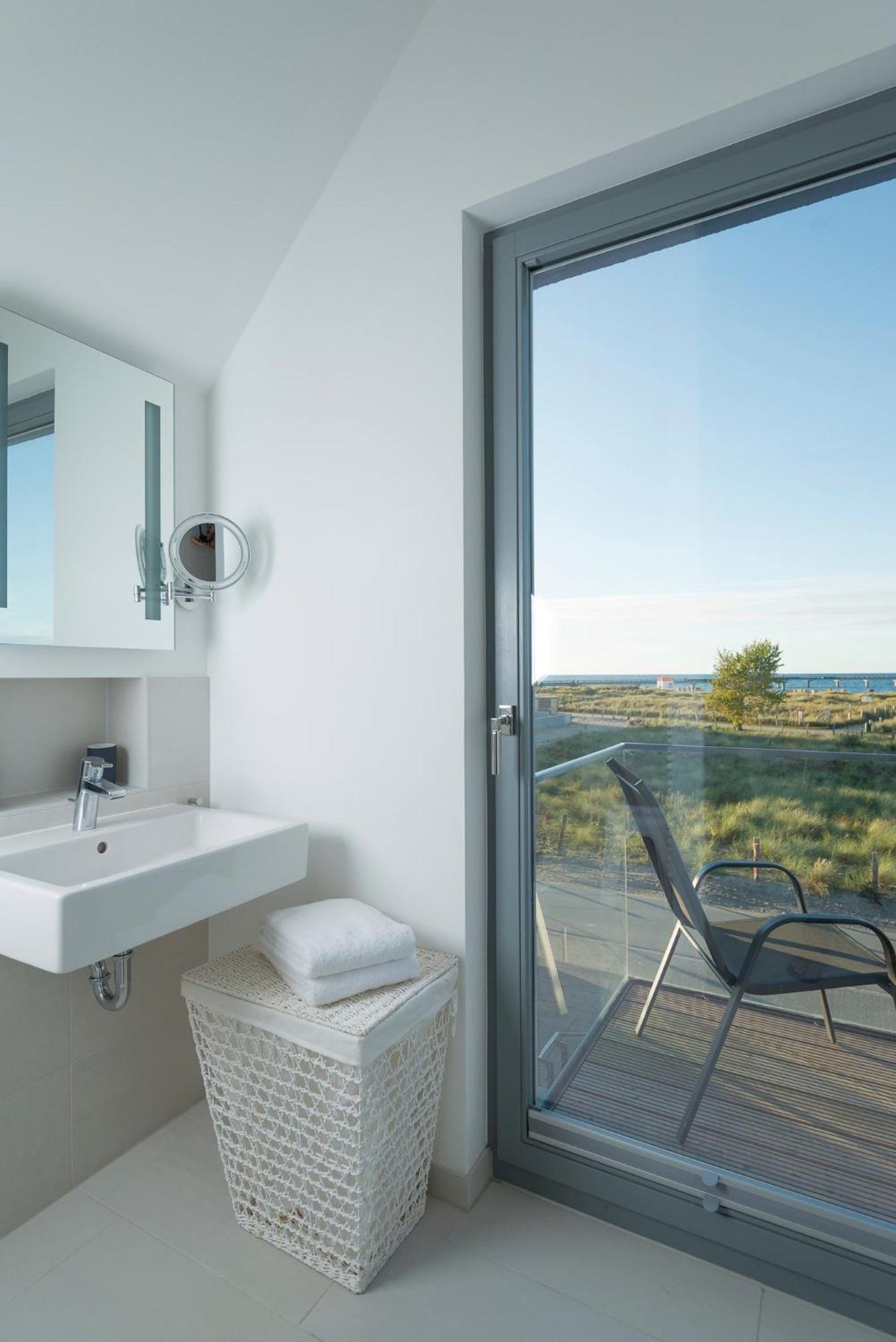Ostsee - Reetdachhaus Nr 36 "Warder" Im Strand Resort Heiligenhafen Extérieur photo