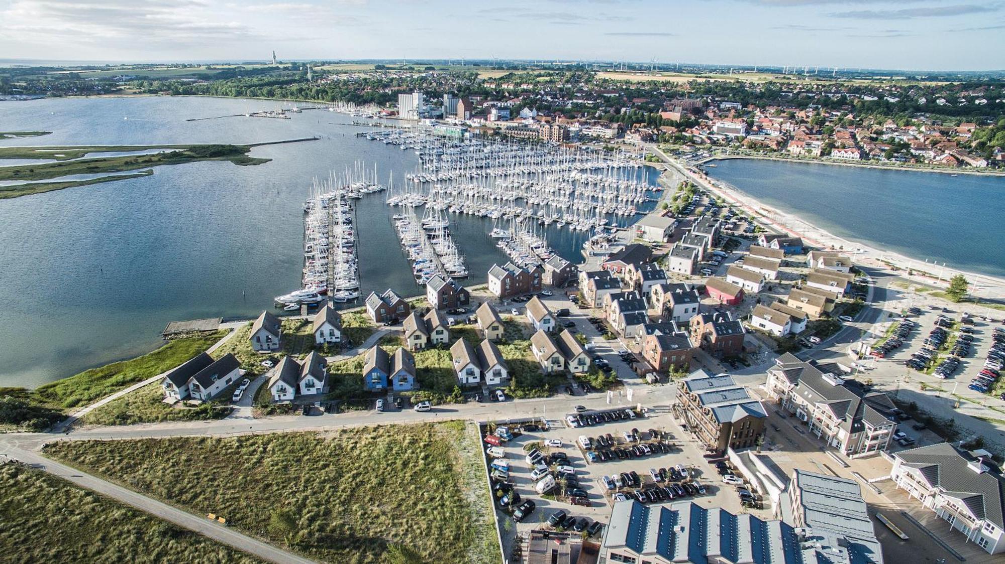 Ostsee - Reetdachhaus Nr 36 "Warder" Im Strand Resort Heiligenhafen Extérieur photo