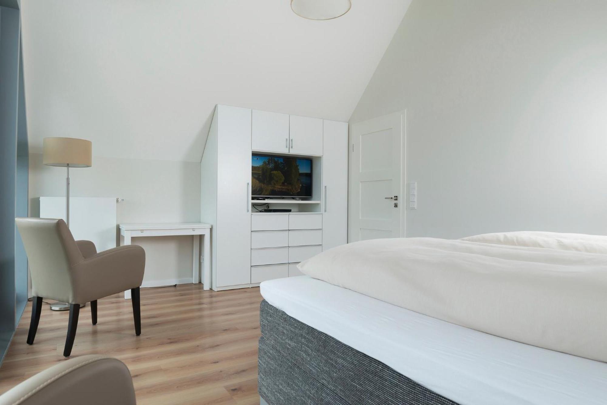 Ostsee - Reetdachhaus Nr 36 "Warder" Im Strand Resort Heiligenhafen Extérieur photo