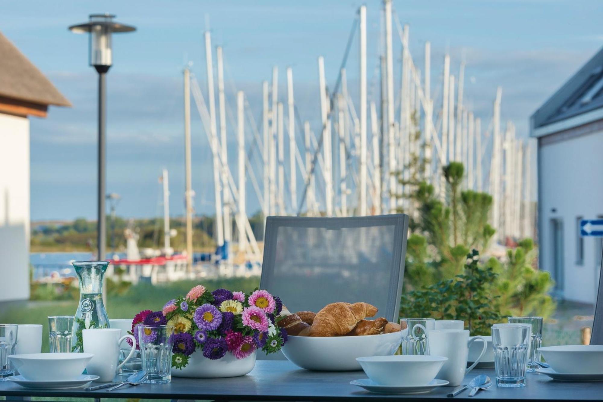 Ostsee - Reetdachhaus Nr 36 "Warder" Im Strand Resort Heiligenhafen Extérieur photo